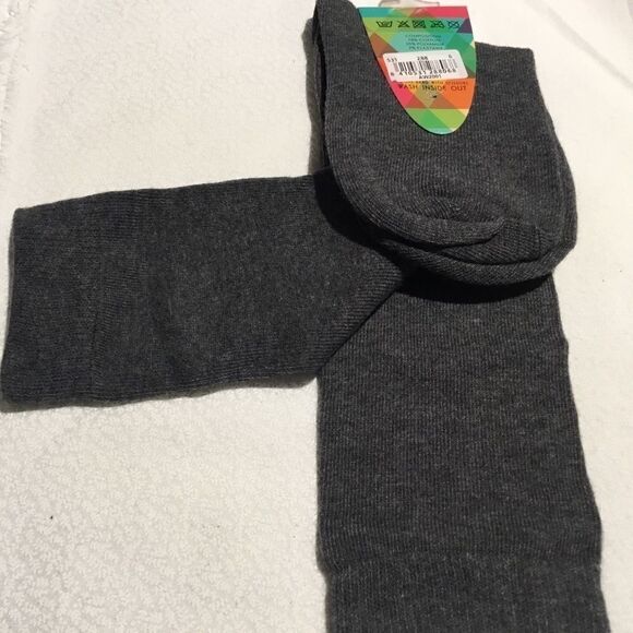SALE. BUT 5/$10 and save.   NWT Girls Knee Socks Size 6 Grey - Picture 4 of 5